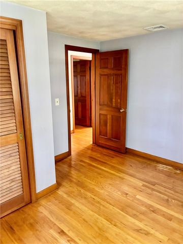 12 Tom Lee Drive, North Smithfield, RI 02896