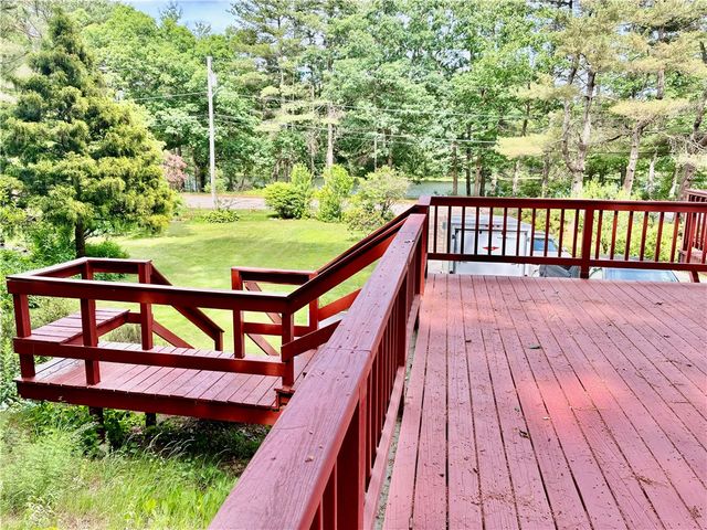 12 Tom Lee Drive, North Smithfield, RI 02896