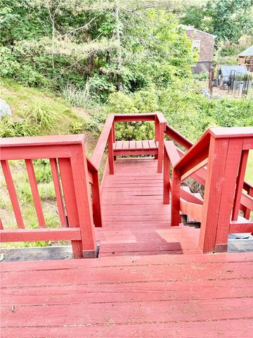 12 Tom Lee Drive, North Smithfield, RI 02896