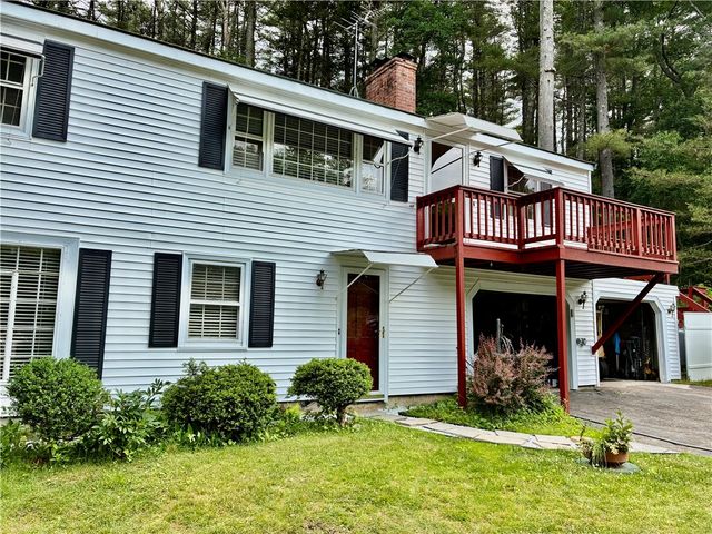 12 Tom Lee Drive, North Smithfield, RI 02896