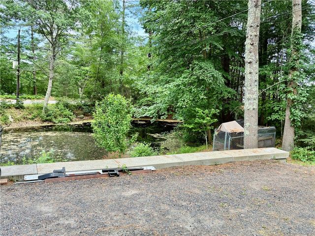 12 Tom Lee Drive, North Smithfield, RI 02896