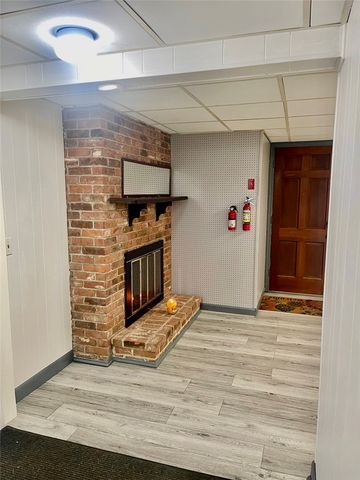 12 Tom Lee Drive, North Smithfield, RI 02896