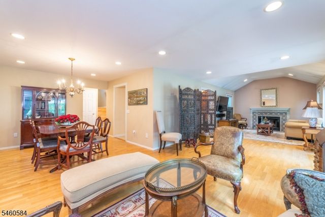17 Constitution Ct, Montville Twp., NJ 07045