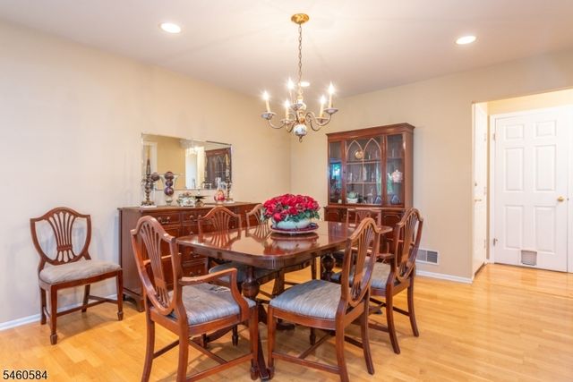17 Constitution Ct, Montville Twp., NJ 07045