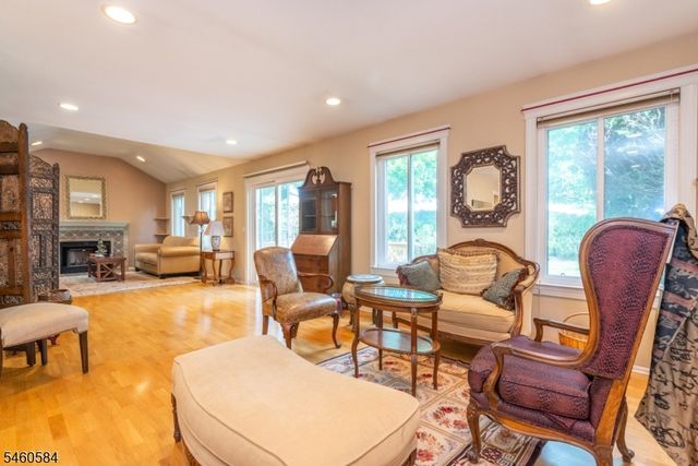 17 Constitution Ct, Montville Twp., NJ 07045