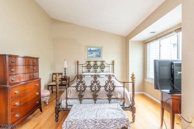 17 Constitution Ct, Montville Twp., NJ 07045