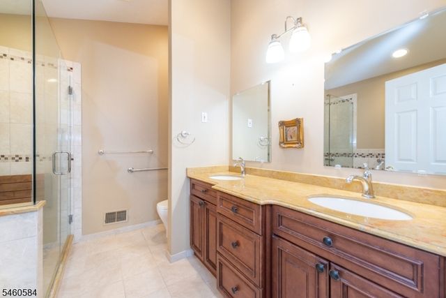17 Constitution Ct, Montville Twp., NJ 07045
