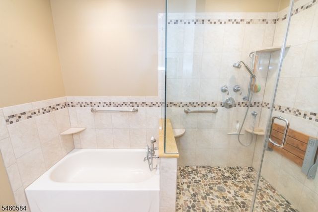 17 Constitution Ct, Montville Twp., NJ 07045