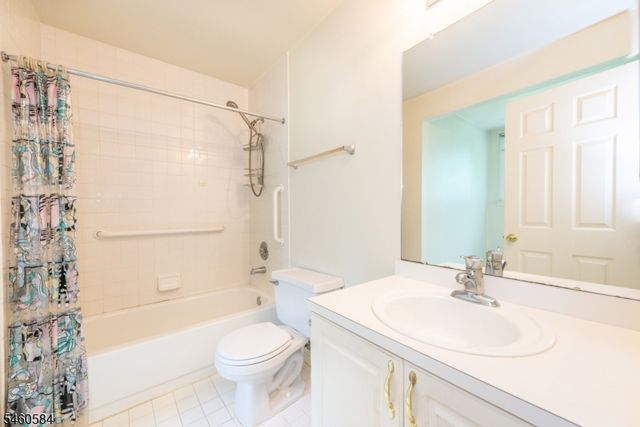 17 Constitution Ct, Montville Twp., NJ 07045