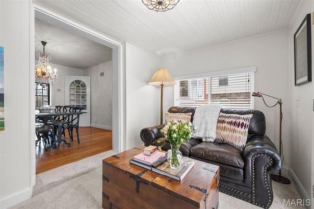 8417 Colonial Lane, St Louis, MO 63124