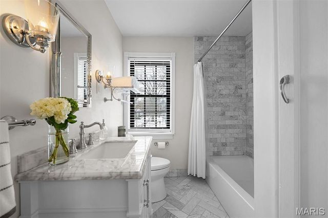 8417 Colonial Lane, St Louis, MO 63124