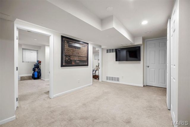 8417 Colonial Lane, St Louis, MO 63124