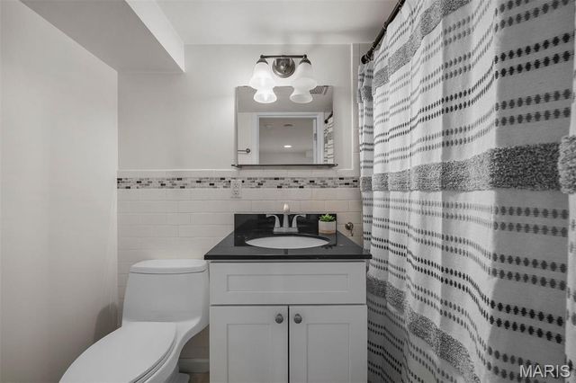 8417 Colonial Lane, St Louis, MO 63124