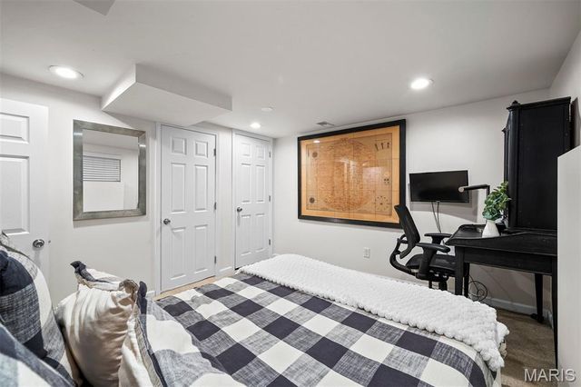 8417 Colonial Lane, St Louis, MO 63124