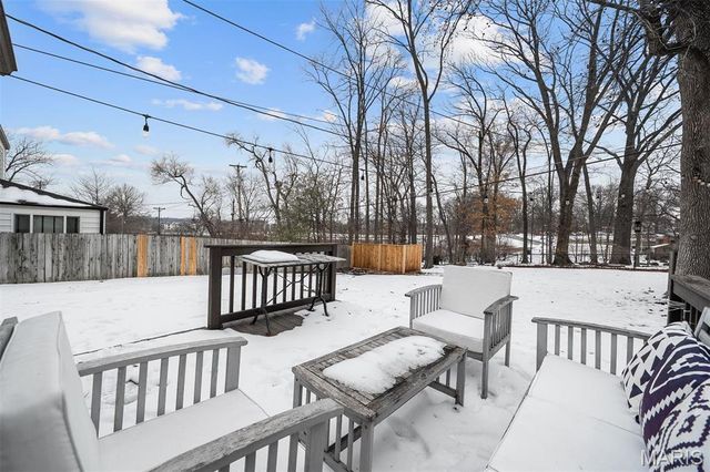 8417 Colonial Lane, St Louis, MO 63124