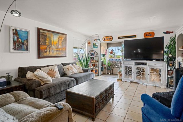 2540 Clairemont Dr 307, San Diego, CA 92117