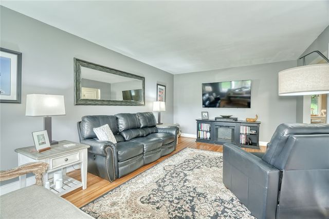175 Longview Drive, Webster, NY 14580