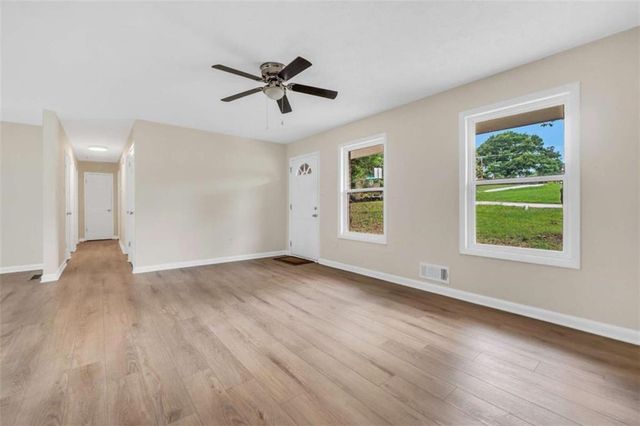 1558 Tanglewood Way, Conyers, GA 30012