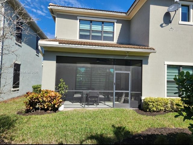 8550 NW 39th Ct, Coral Springs, FL 33065