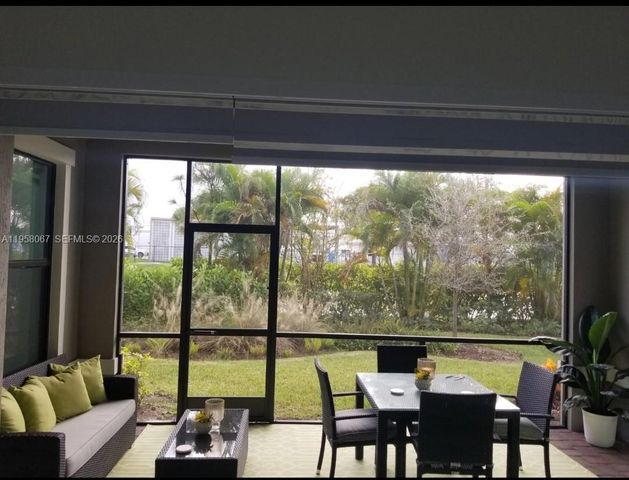 8550 NW 39th Ct, Coral Springs, FL 33065