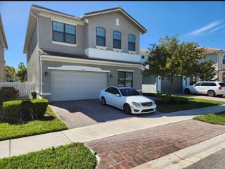 8550 NW 39th Ct, Coral Springs, FL 33065