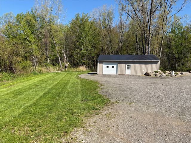 11040 RIDGE Road, Girard, PA 16417