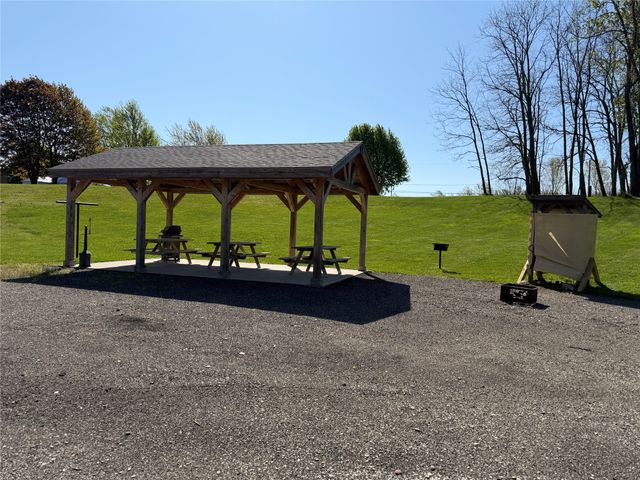 11040 RIDGE Road, Girard, PA 16417