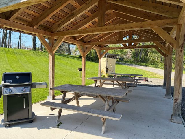 11040 RIDGE Road, Girard, PA 16417