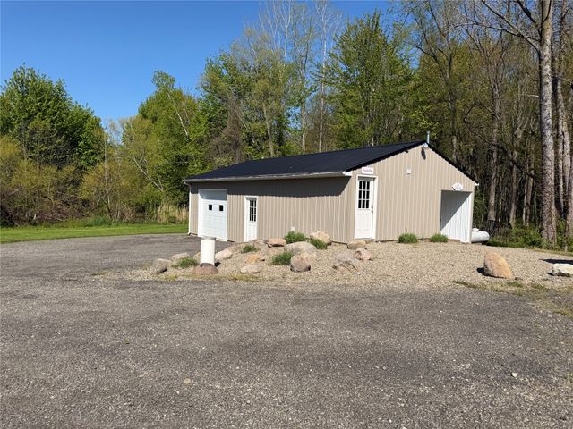 11040 RIDGE Road, Girard, PA 16417
