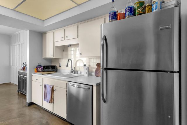 465 Desert Lakes Drive, Palm Springs, CA 92264