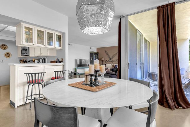 465 Desert Lakes Drive, Palm Springs, CA 92264