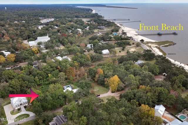 408 Ruskin Avenue, Ocean Springs, MS 39564