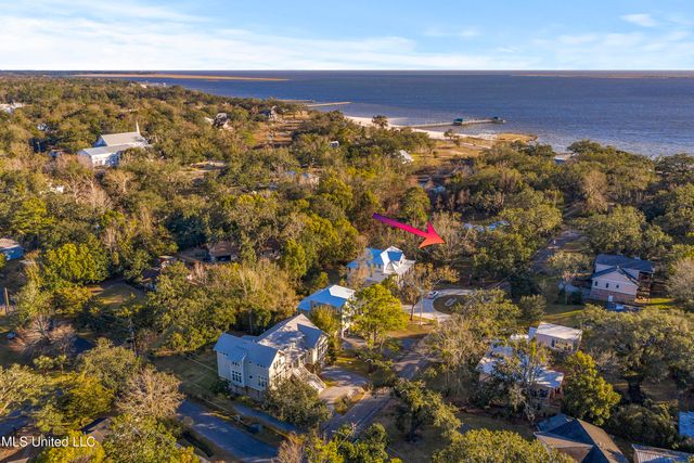 408 Ruskin Avenue, Ocean Springs, MS 39564