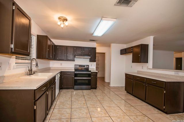 7127 STILL HOLLOW DR, San Antonio, TX 78244