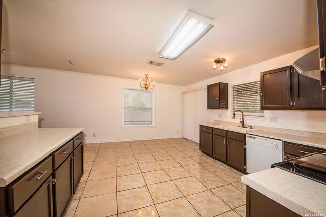 7127 STILL HOLLOW DR, San Antonio, TX 78244