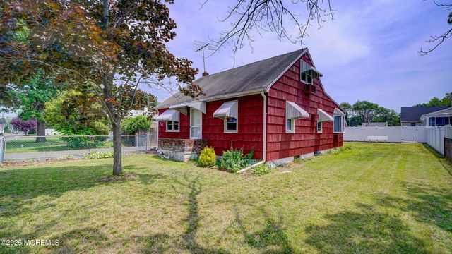 116 Hudson Avenue, Hazlet, NJ 07734