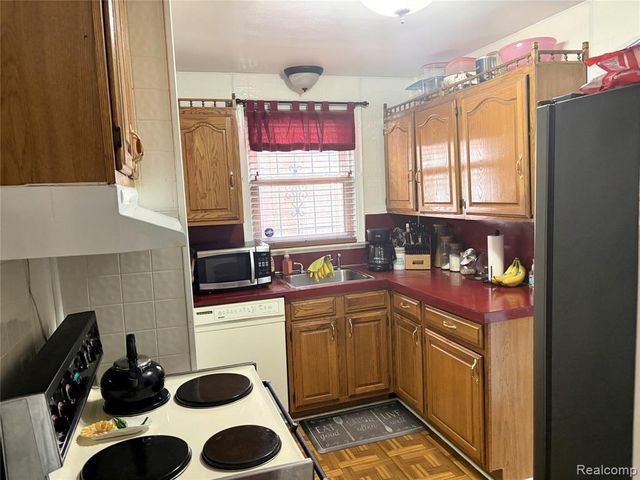 16525 Prevost Street, Detroit, MI 48235