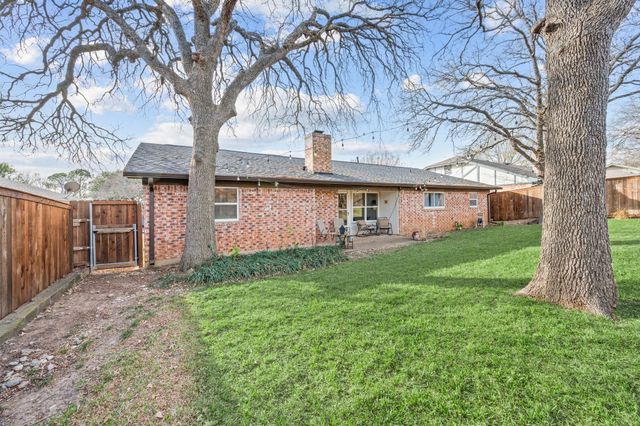 3124 Spring Lake Drive, Bedford, TX 76021