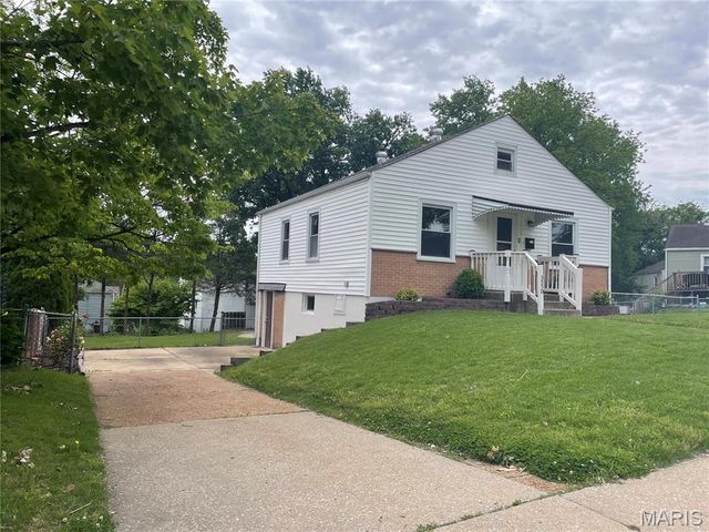 3550 Saint Christopher Lane, St Ann, MO 63074