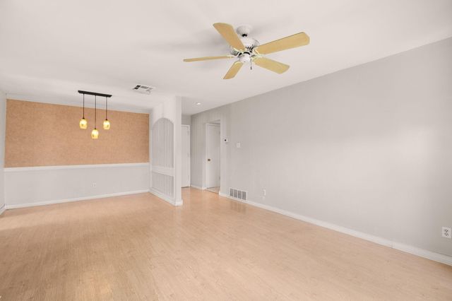 1601 Pennsylvania Street NE L3, Albuquerque, NM 87110