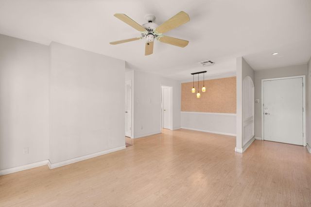 1601 Pennsylvania Street NE L3, Albuquerque, NM 87110