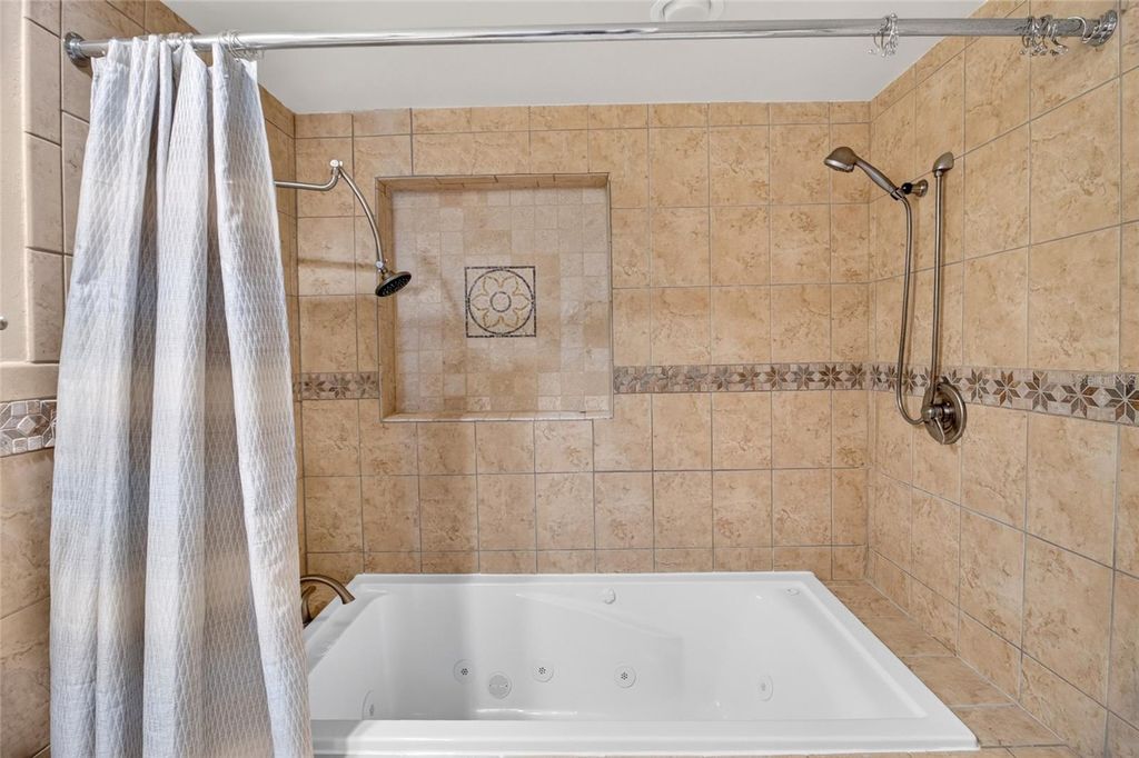 Image 30 of property listing at 6420 SW 35TH WAY, Gainesville, FL 32608
