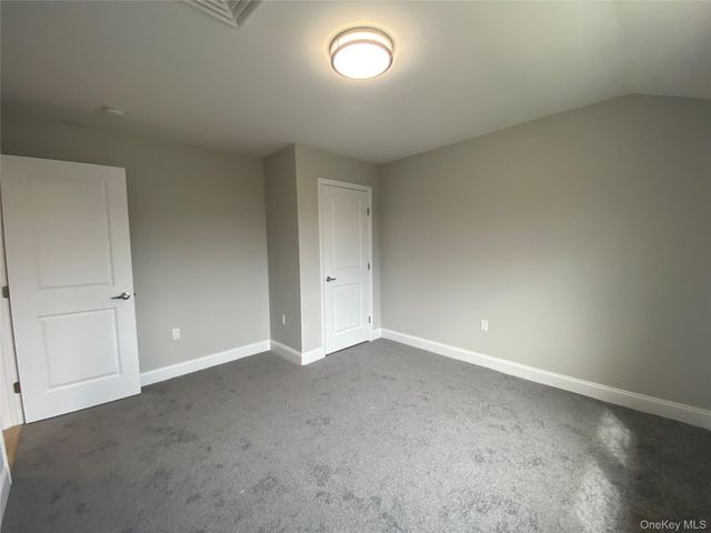 10 The Place, Glen Cove, NY 11542