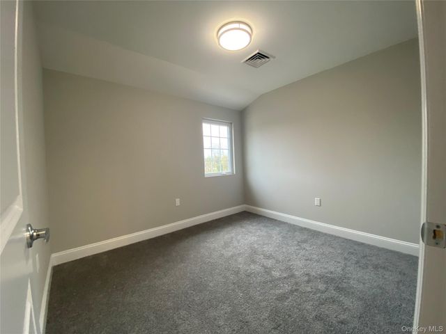 10 The Place, Glen Cove, NY 11542