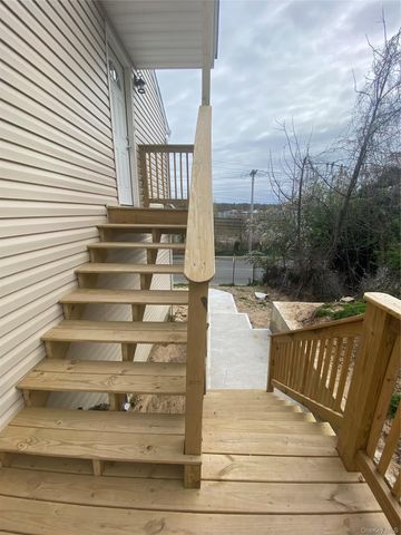 10 The Place, Glen Cove, NY 11542