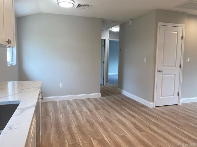 10 The Place, Glen Cove, NY 11542