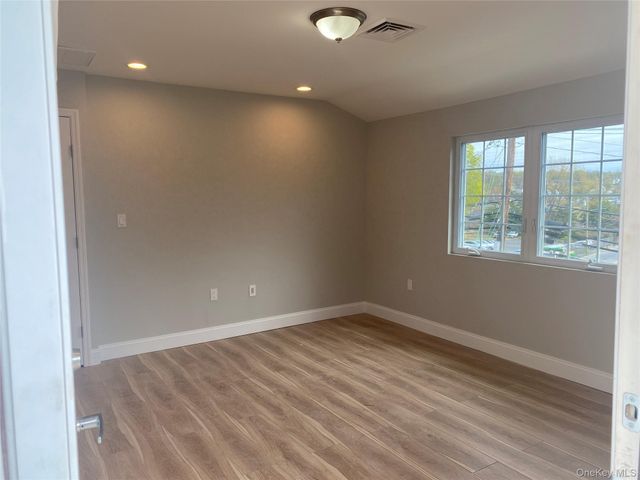10 The Place, Glen Cove, NY 11542
