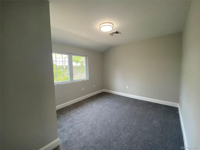 10 The Place, Glen Cove, NY 11542