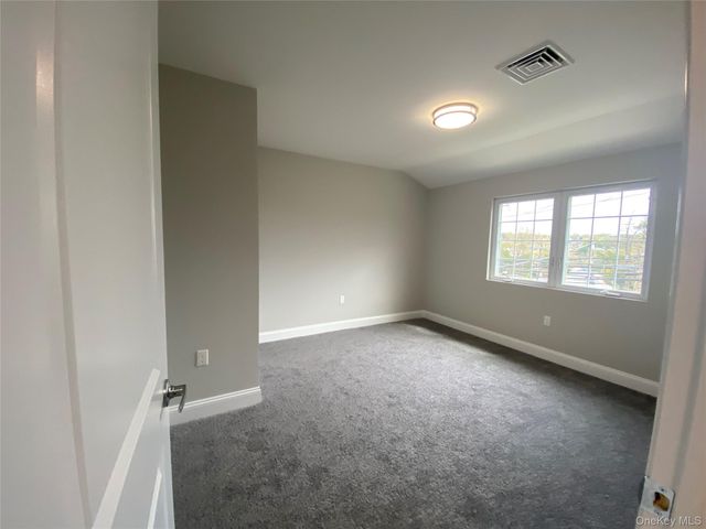 10 The Place, Glen Cove, NY 11542