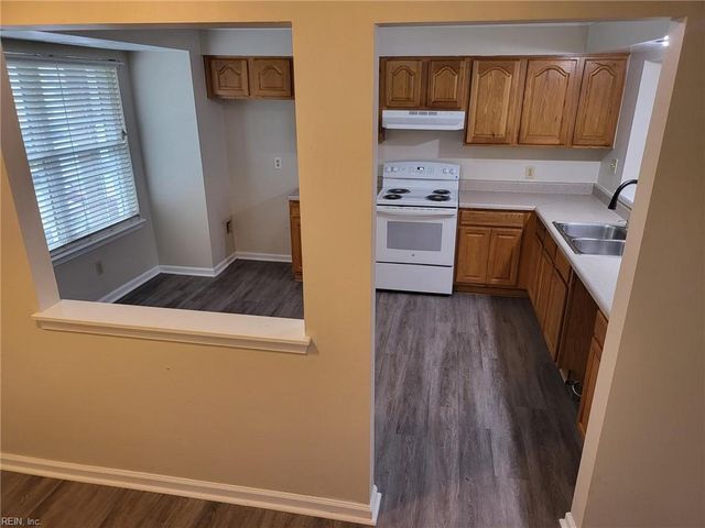 408 Rivers Ridge CIR, Newport News, VA 23608